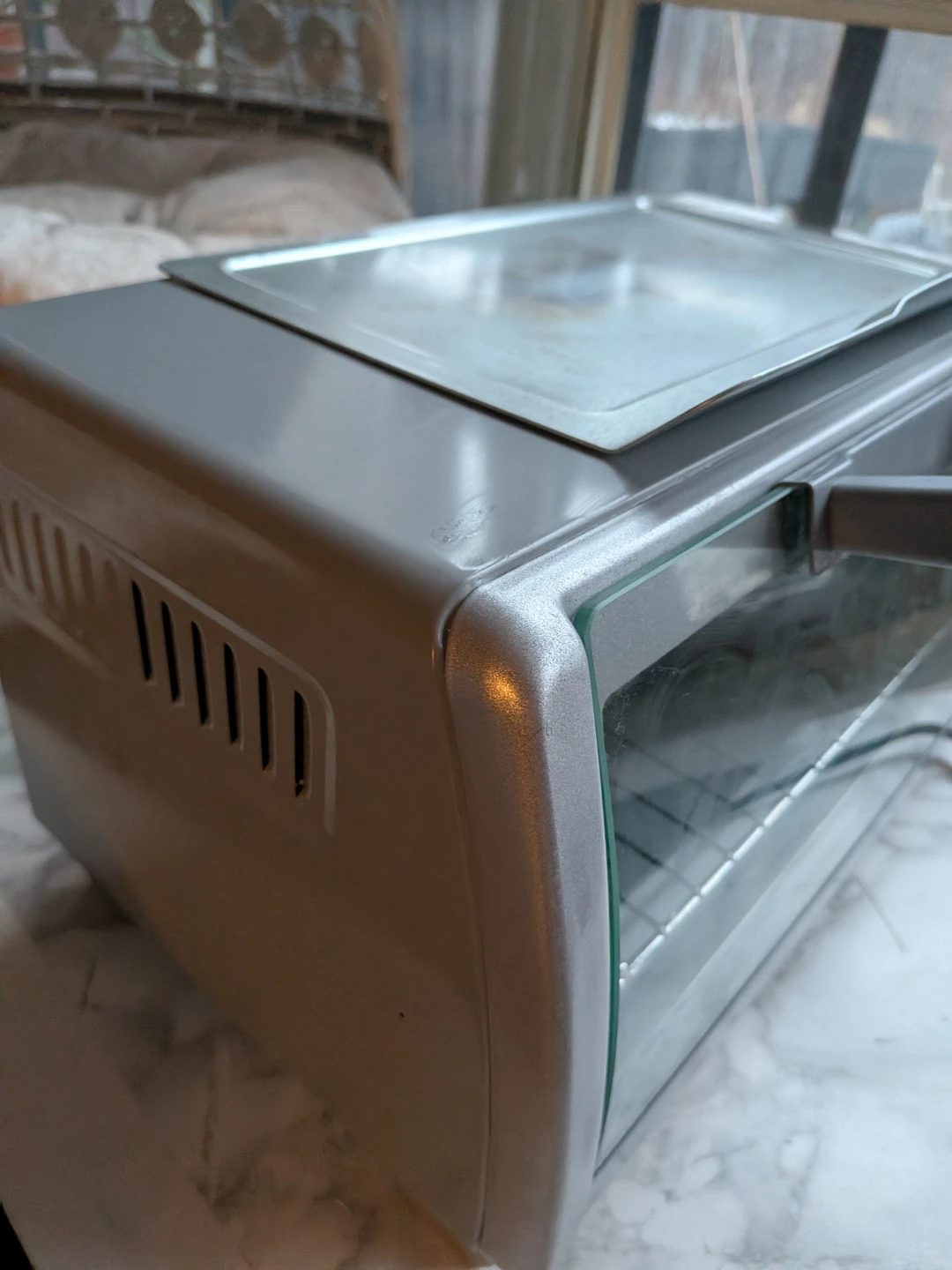 BLACK+DECKER SMALL  Toaster Oven good condition, cleaned - photo 2