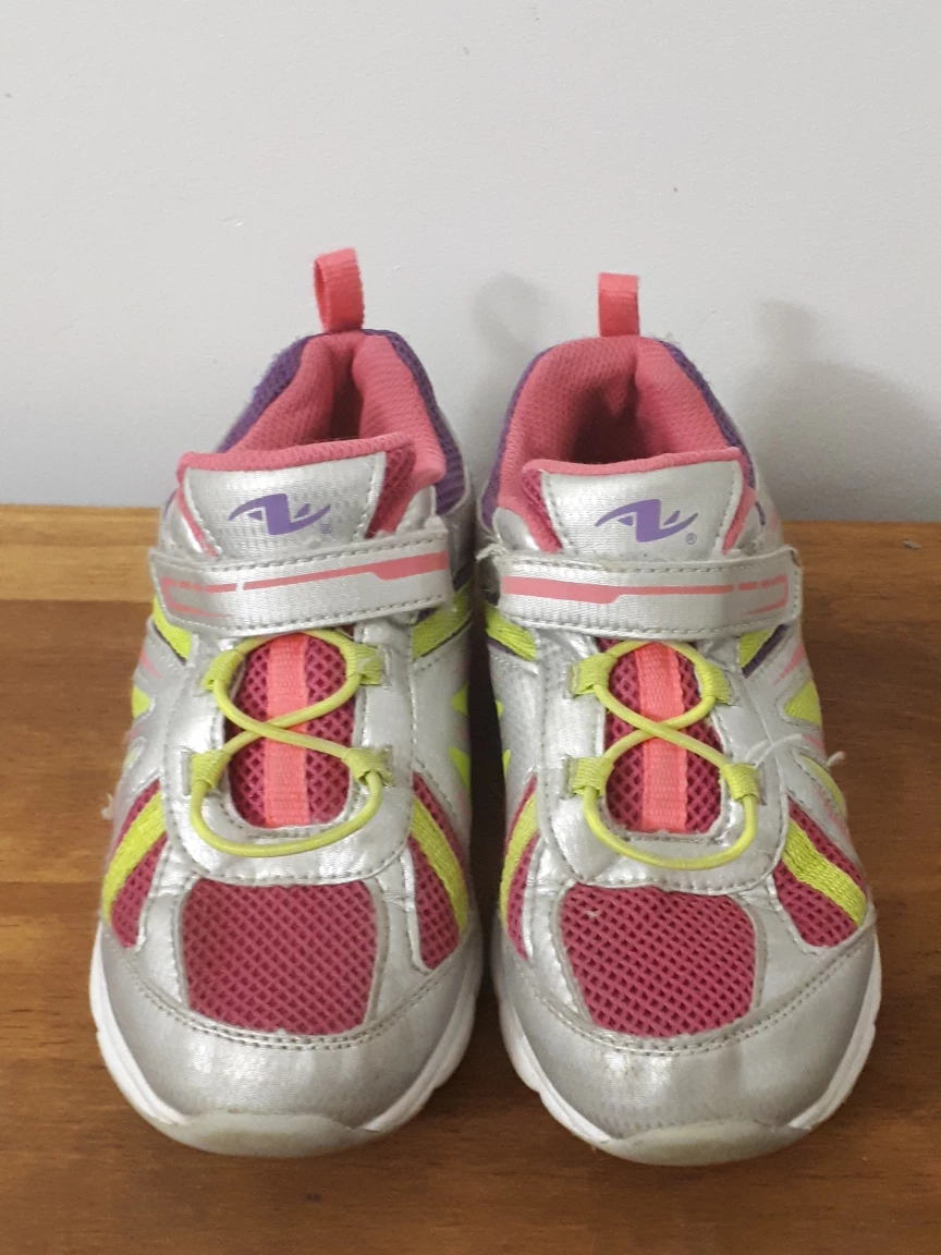 Athletic Works Youth Running Shoes Size 3