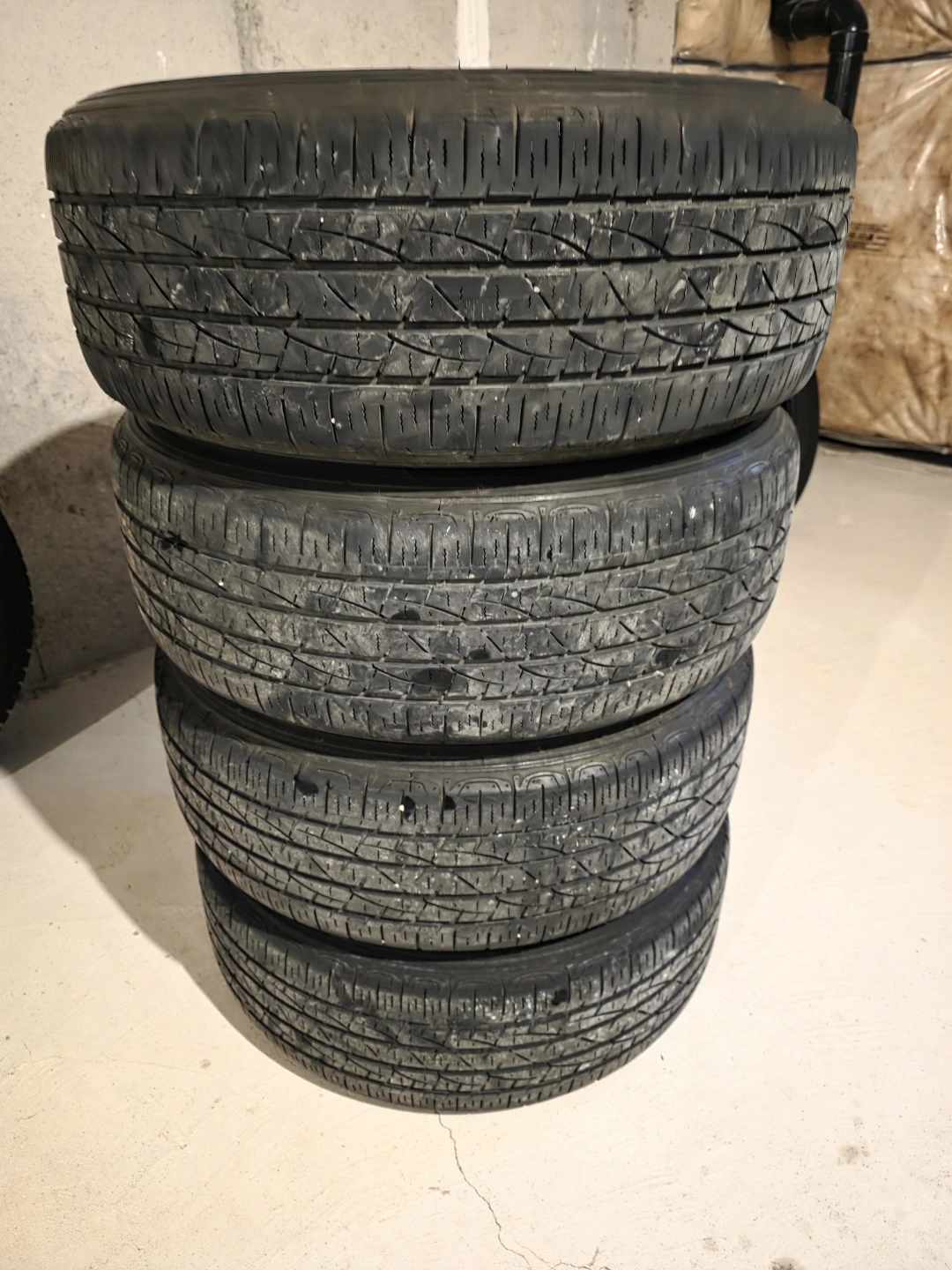 Set of 4 Gloss Black Alloy Wheels