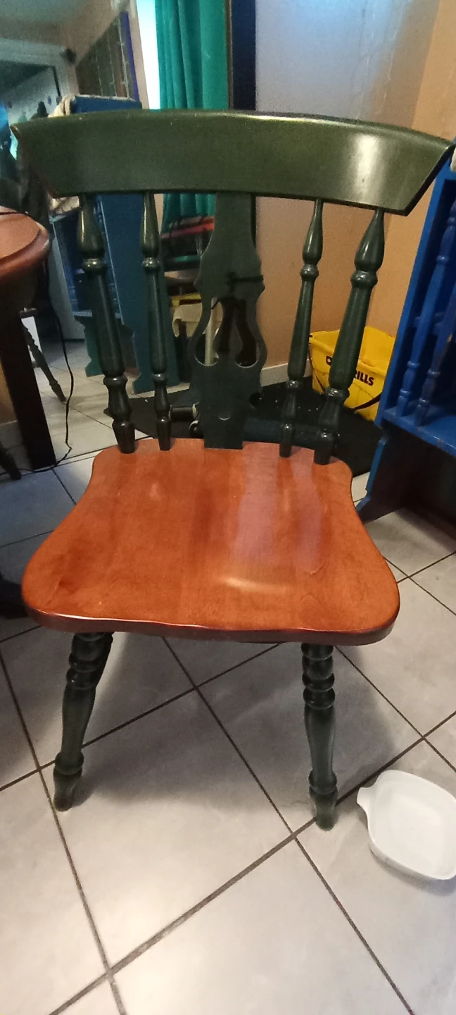 Round Dining Table with 4 Chairs - photo 3