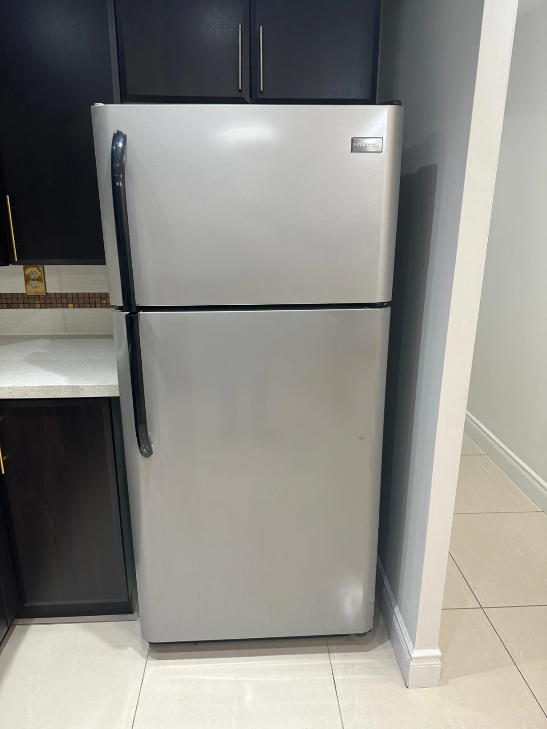 Frigidaire Top Freezer Refrigerator