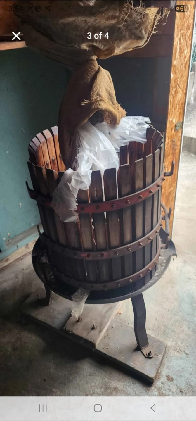 Vintage Wooden wine press - photo 2