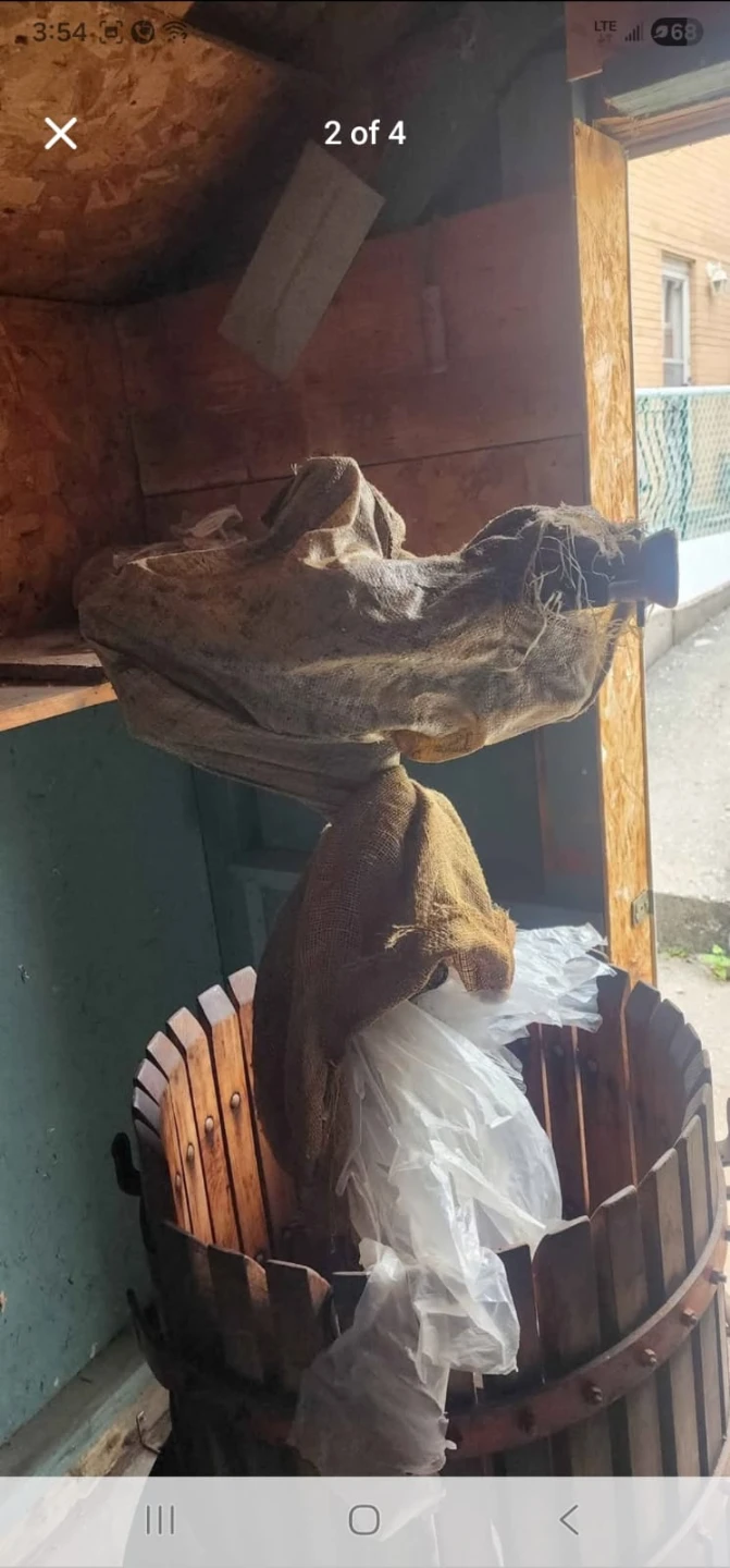 Vintage Wooden wine press - photo 3