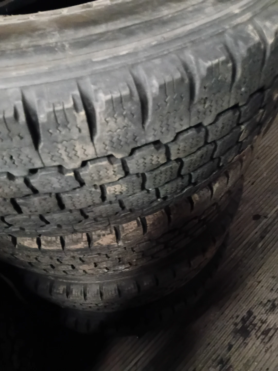 4 Bridgestone Dueler A/T LT265/70R17 Tires - photo 4