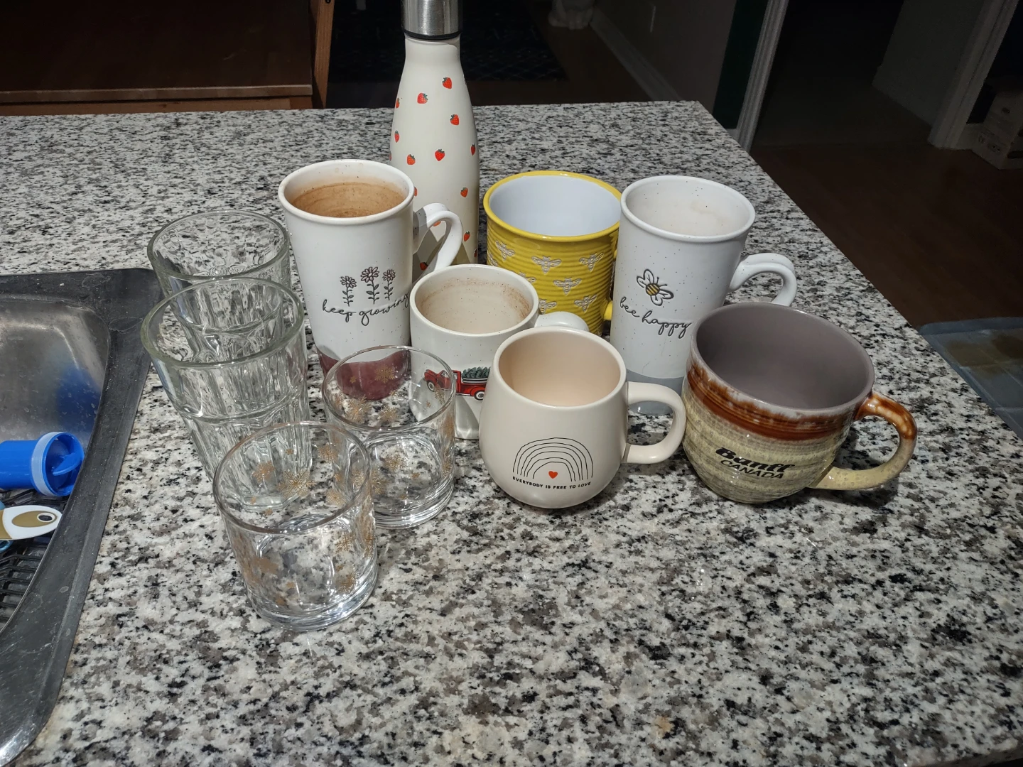 Assorted Mugs and Glasses Set - photo 2