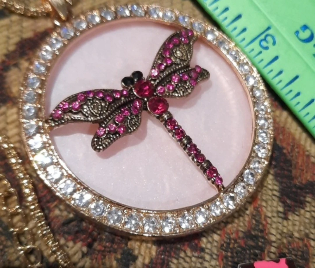 NWT BLINGED OUT FIRE FLY GOLD PENDANT 28" NECKLACE