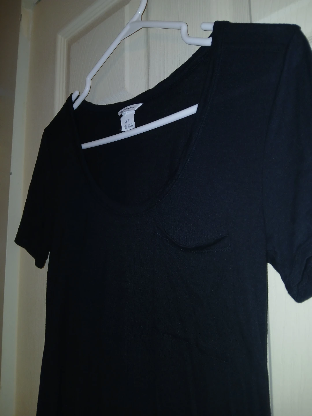 CLUB MONACO black t shirt, size extra small (XS) - photo 4