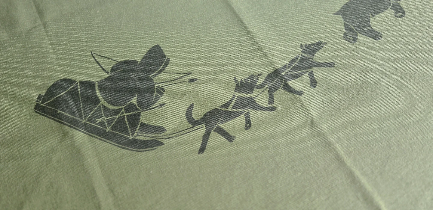 *SOLD* Mona Ohoveluk Inuit Tablecloth - photo 2
