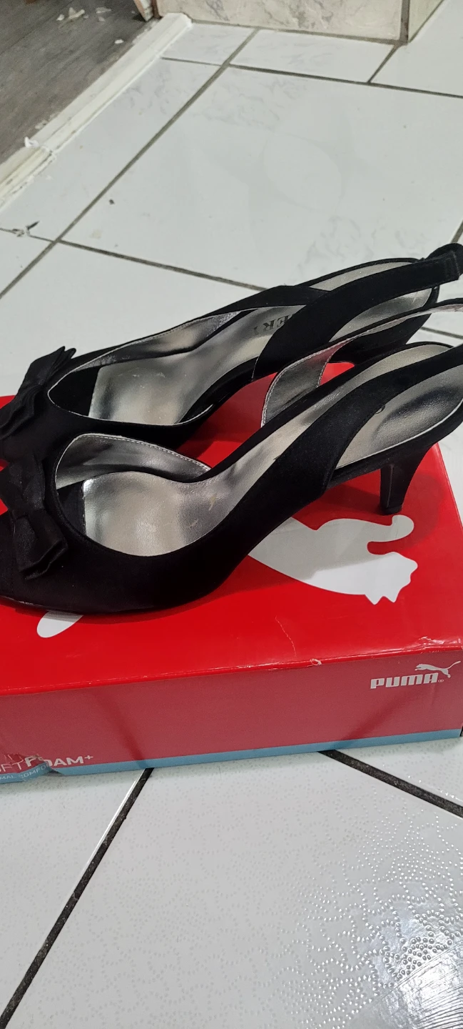 Black Satin Slingback Heels Size 8 1/2 B - photo 2