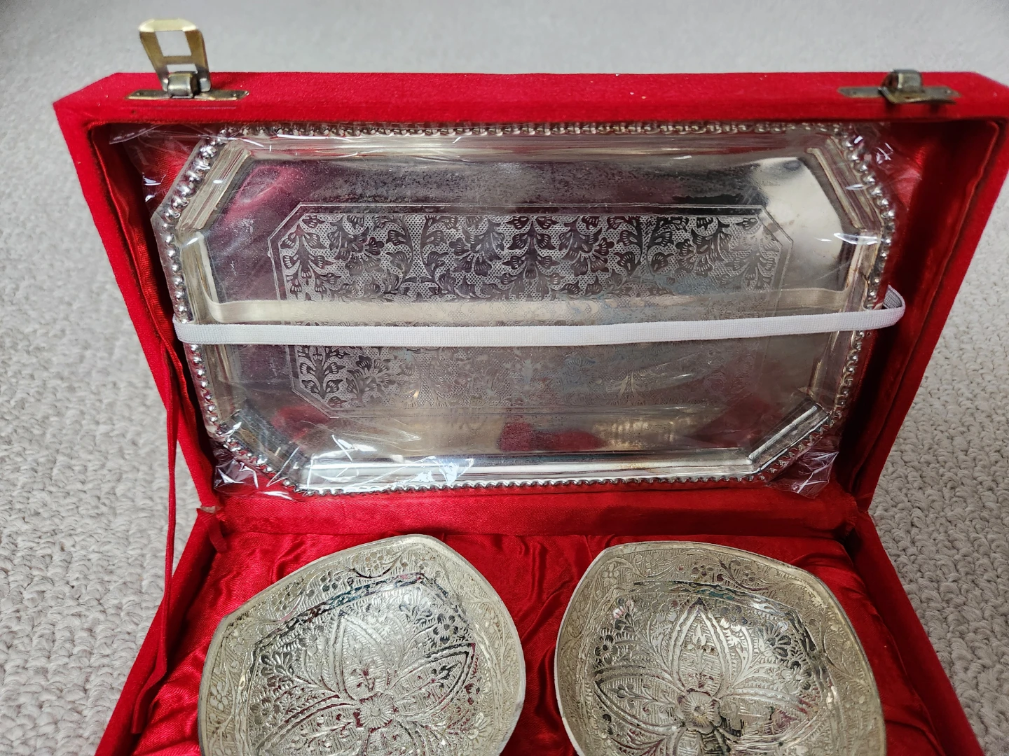 New Silver-Plated Bowls and Tray Set with Spoons - photo 2