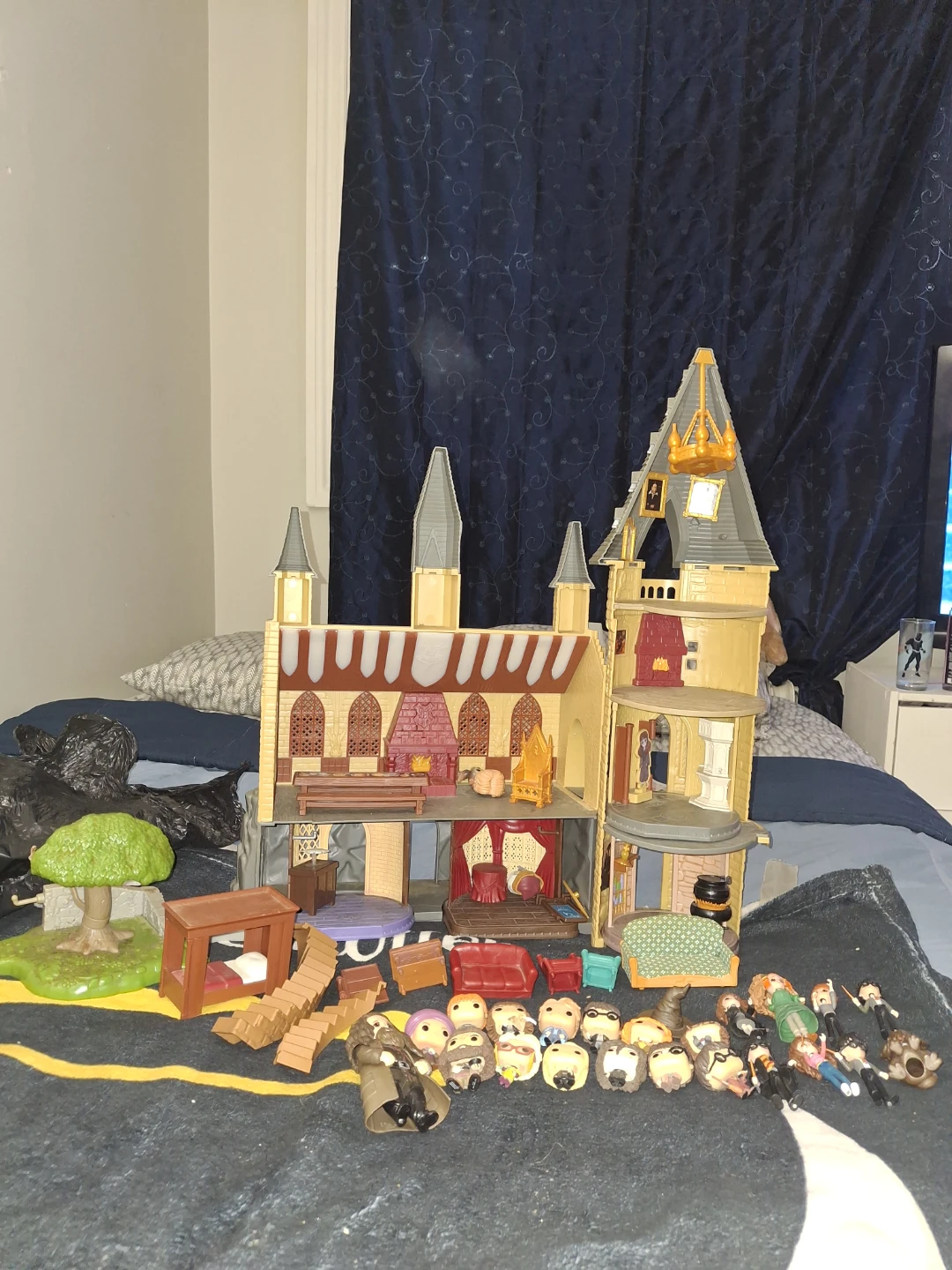 Harry Potter Hogwarts Castle Playset with Figures