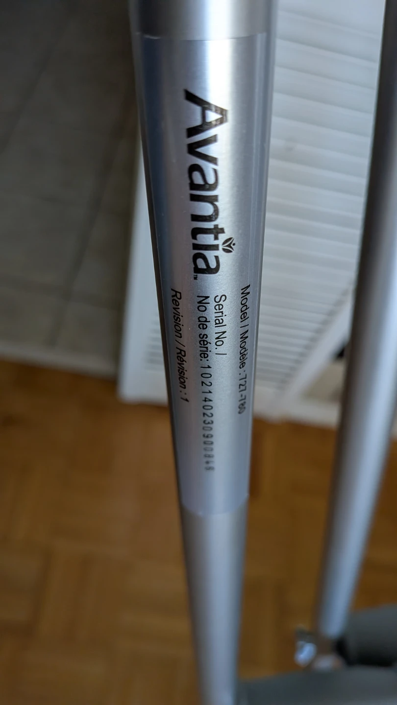 Avantia Adjustable Crutches - Adult