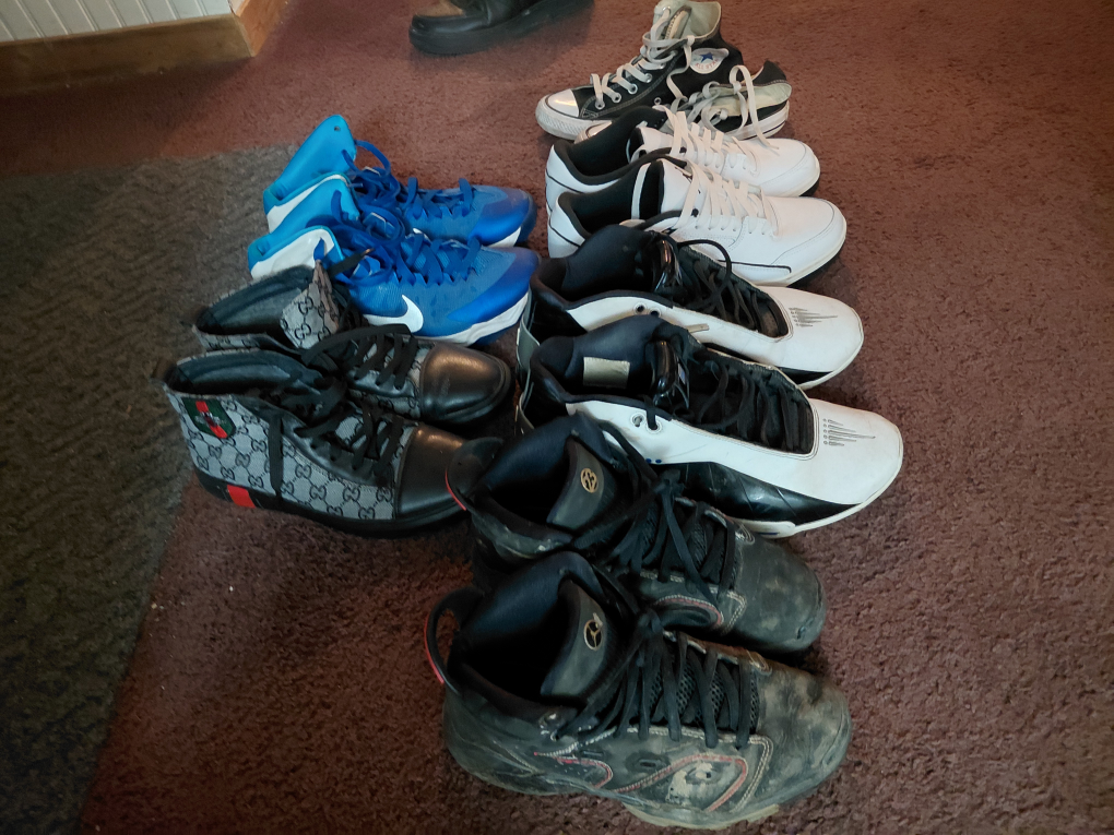 Assorted Men's Sneakers (Jordan, Nike, Converse, Gucci) - photo 2