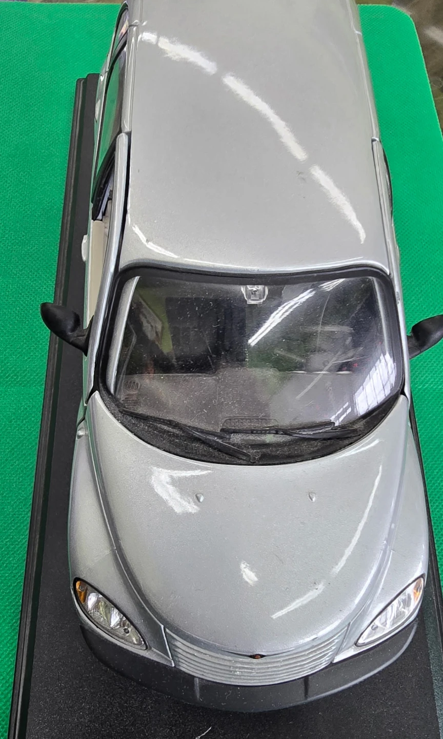 🚗 Chrysler PT Cruiser Die-Cast Model (Display Base) – $31 - photo 3