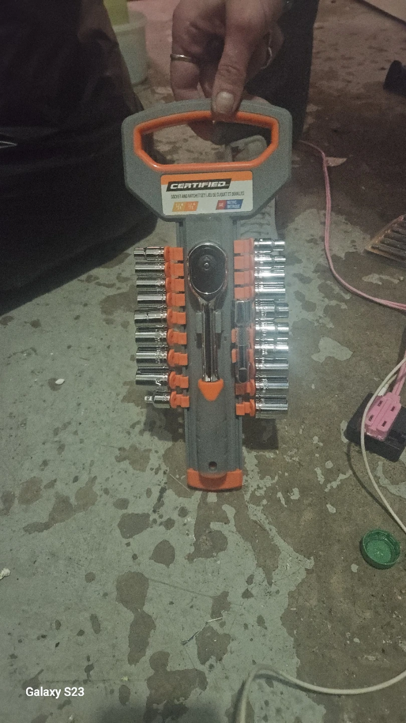 Certified Socket and Ratchet Set - photo 2