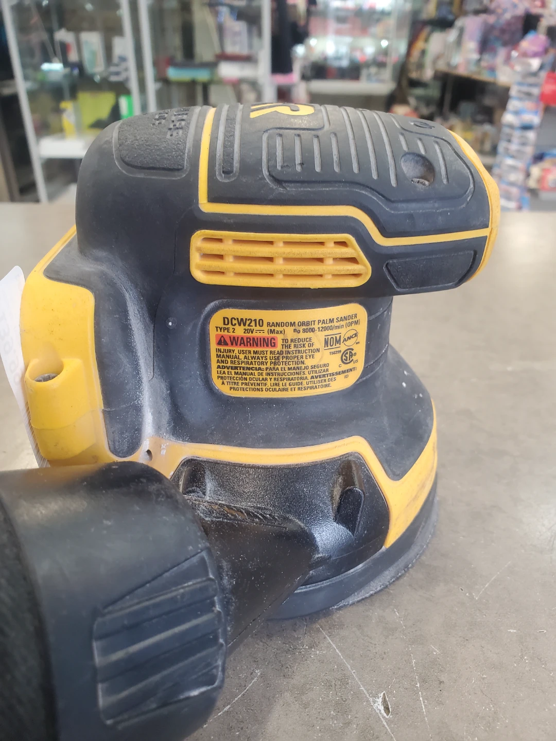 DEWALT DCW210 Random Orbit Palm Sander - photo 2