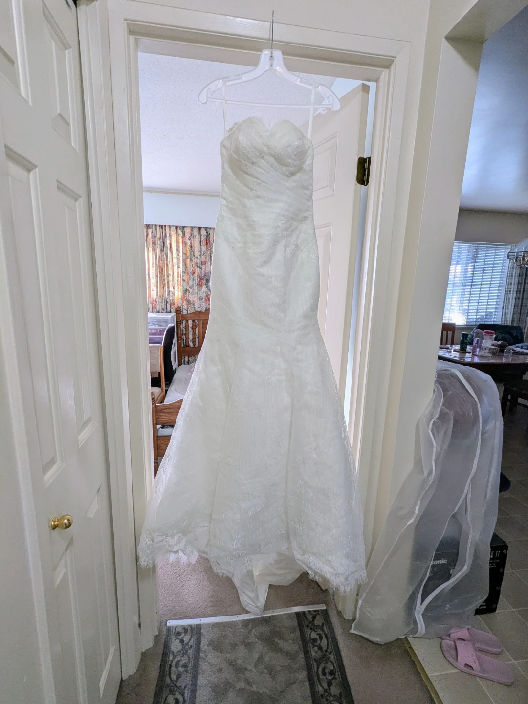 Stunning Lace Mermaid Wedding Dress - photo 4