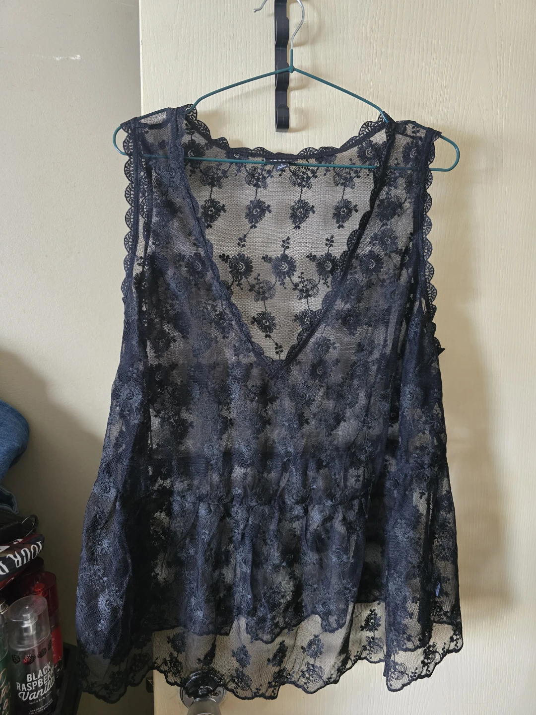 Torrid Black Lace V-Neck Tank Top Size 1