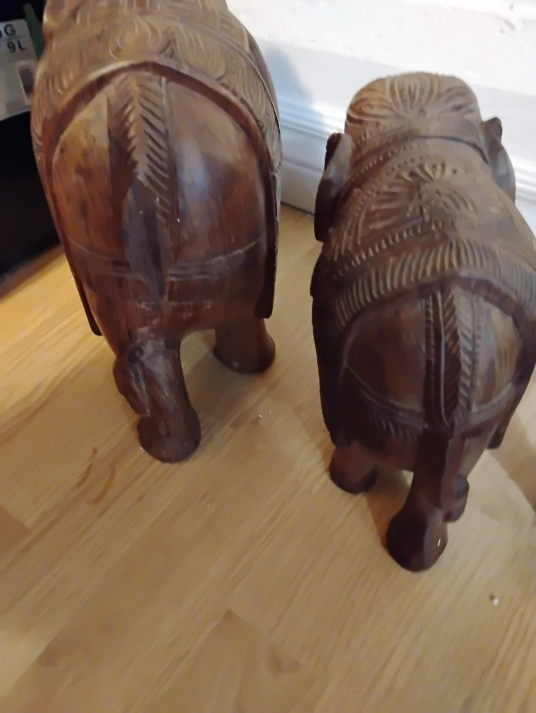 African Hand Carved Solid Hardwood Elephant Highly Detaiied - photo 2