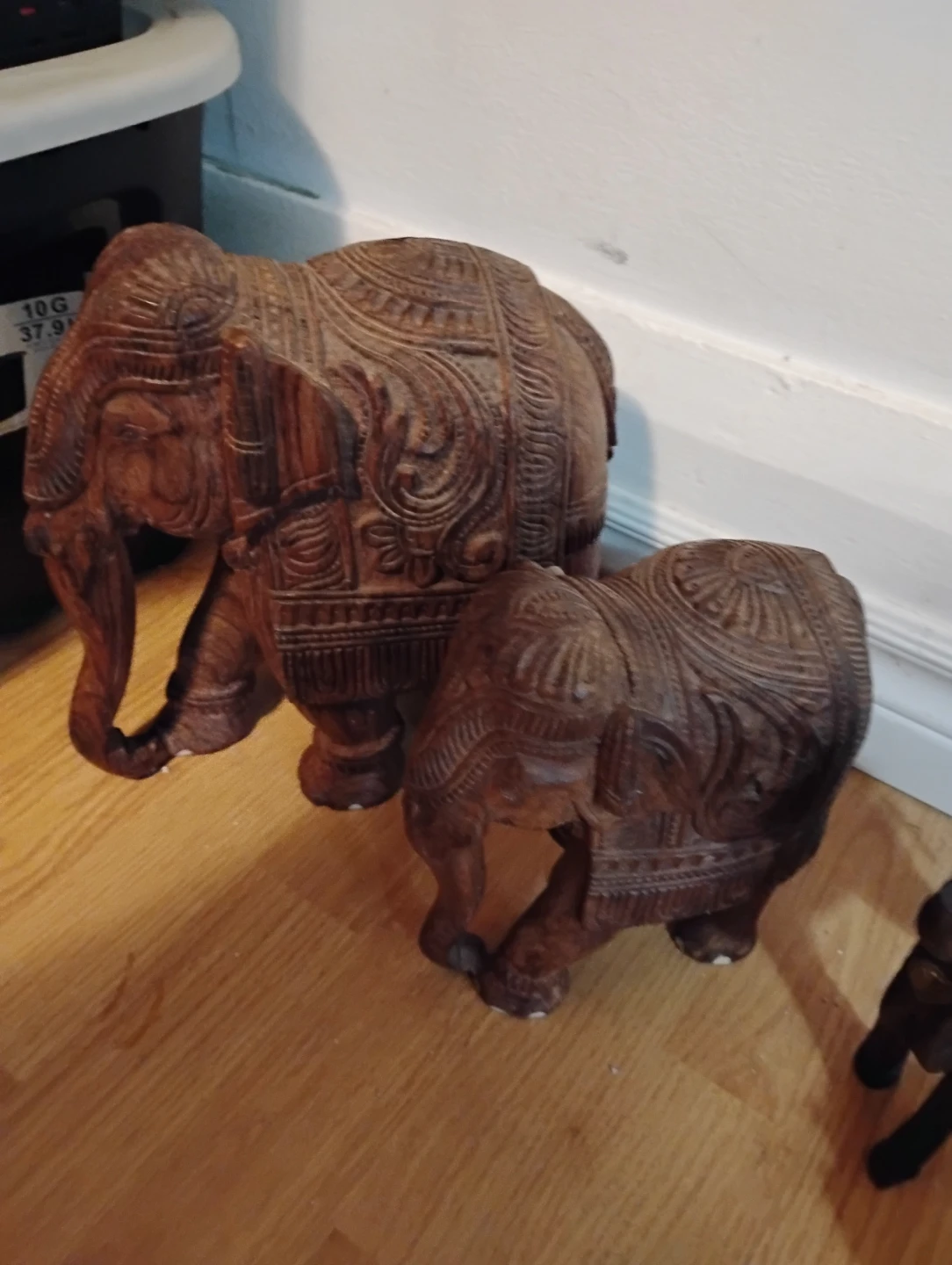 African Hand Carved Solid Hardwood Elephant Highly Detaiied - photo 3