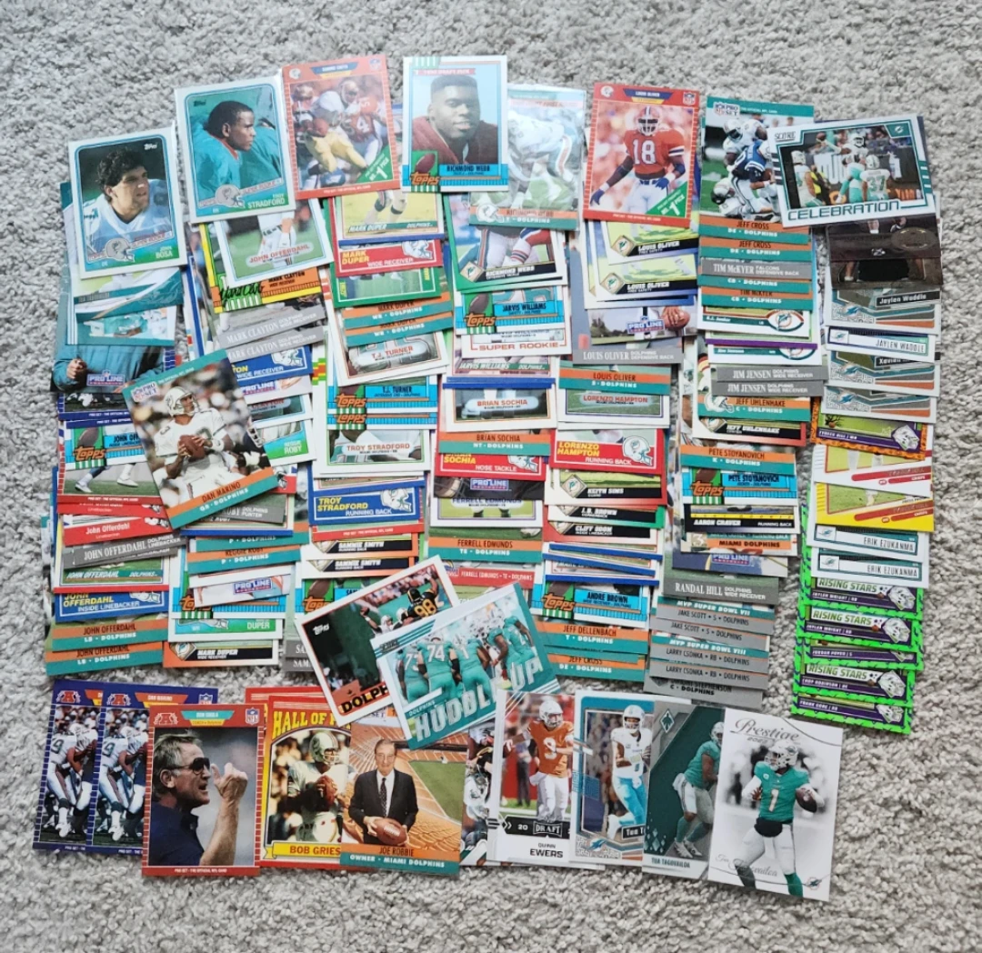 Miami Dolphins, 200 Football Cards Team lot - photo 3