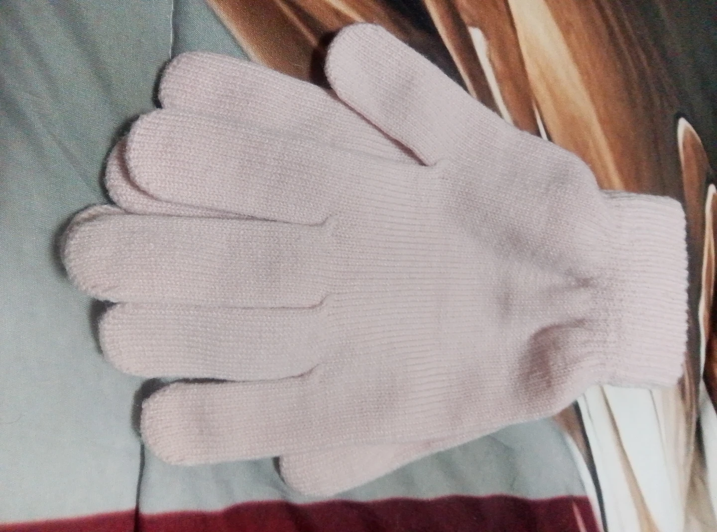 Light Pink Knit Gloves