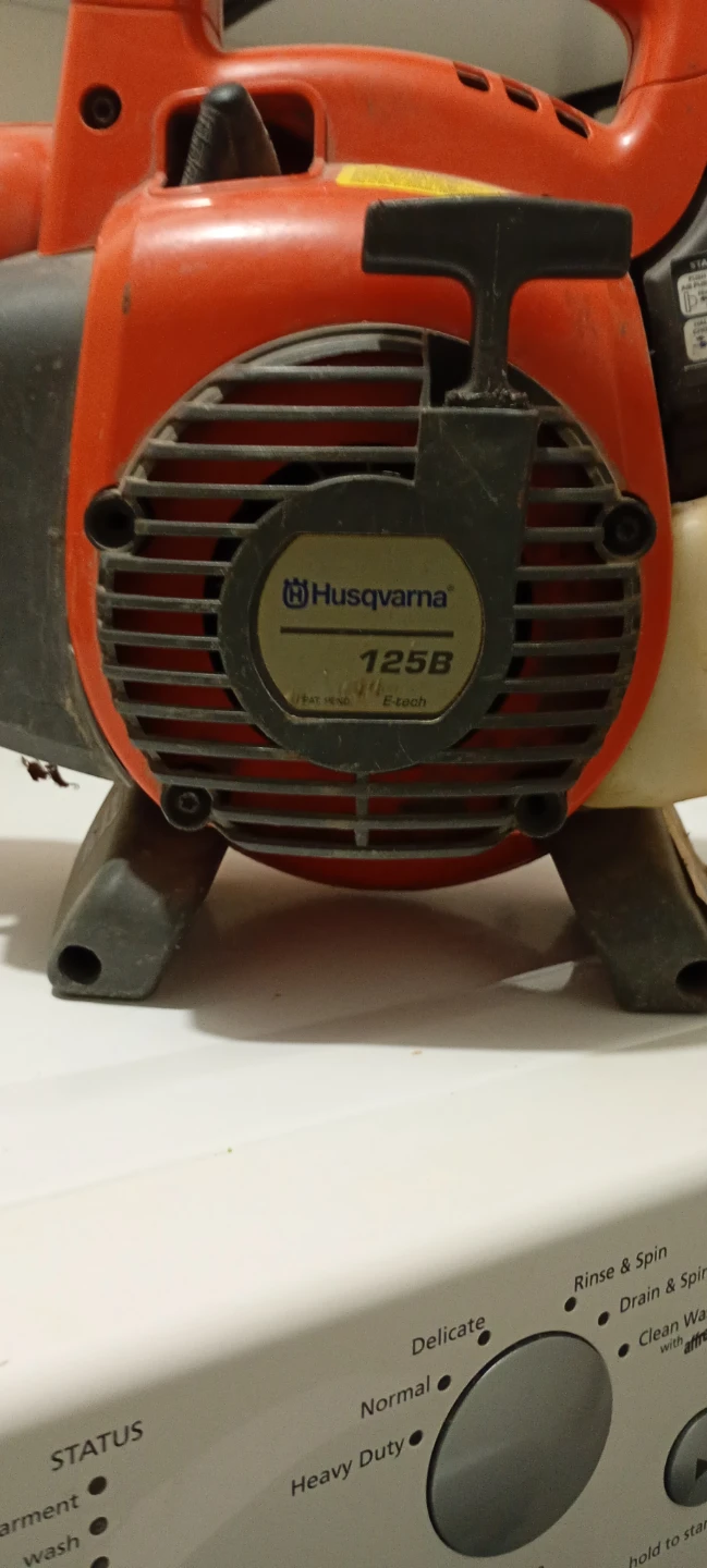 Husqvarna 125B Leaf Blower