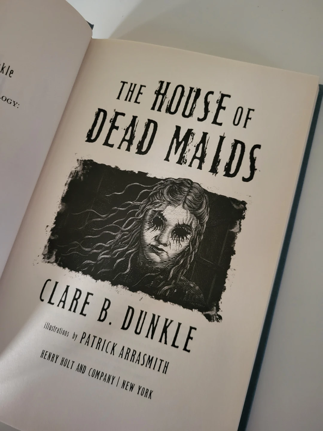 The House of Dead Maids Book by Clare B. Dunkle - photo 5