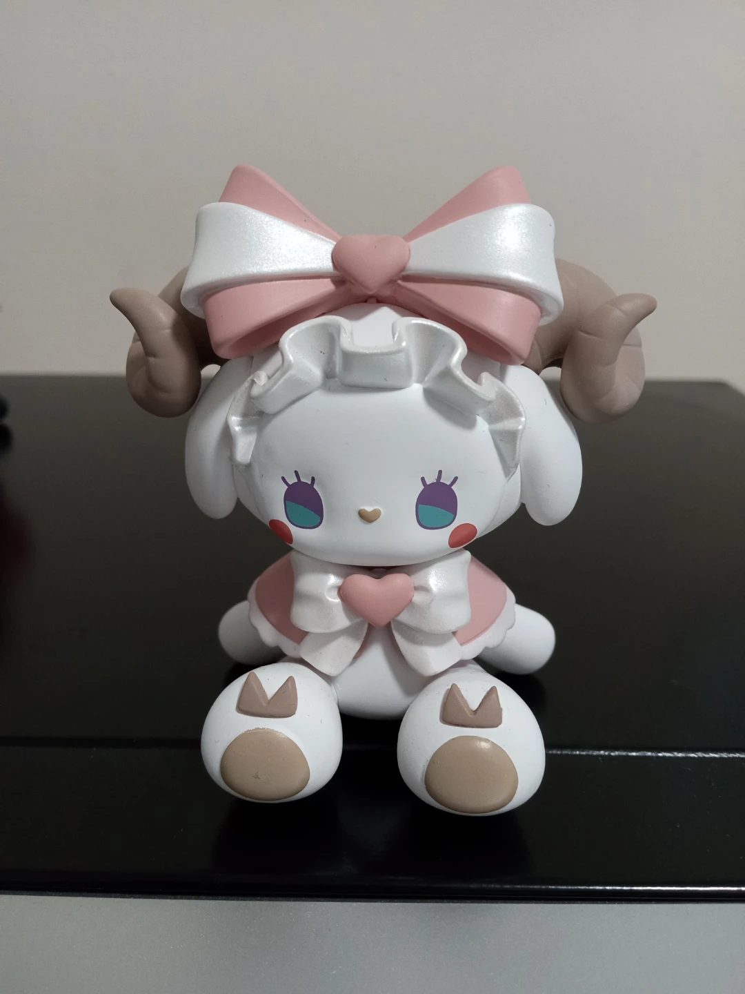 Set of 5 Adorable Lucky Emma Figurines PLUS 2 manga books. - photo 2