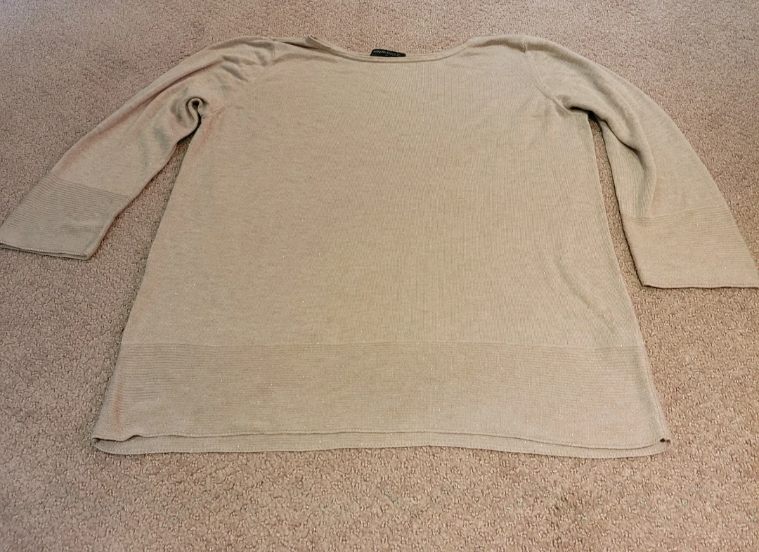 Banana Republic Women's Beige Sweater - Size L