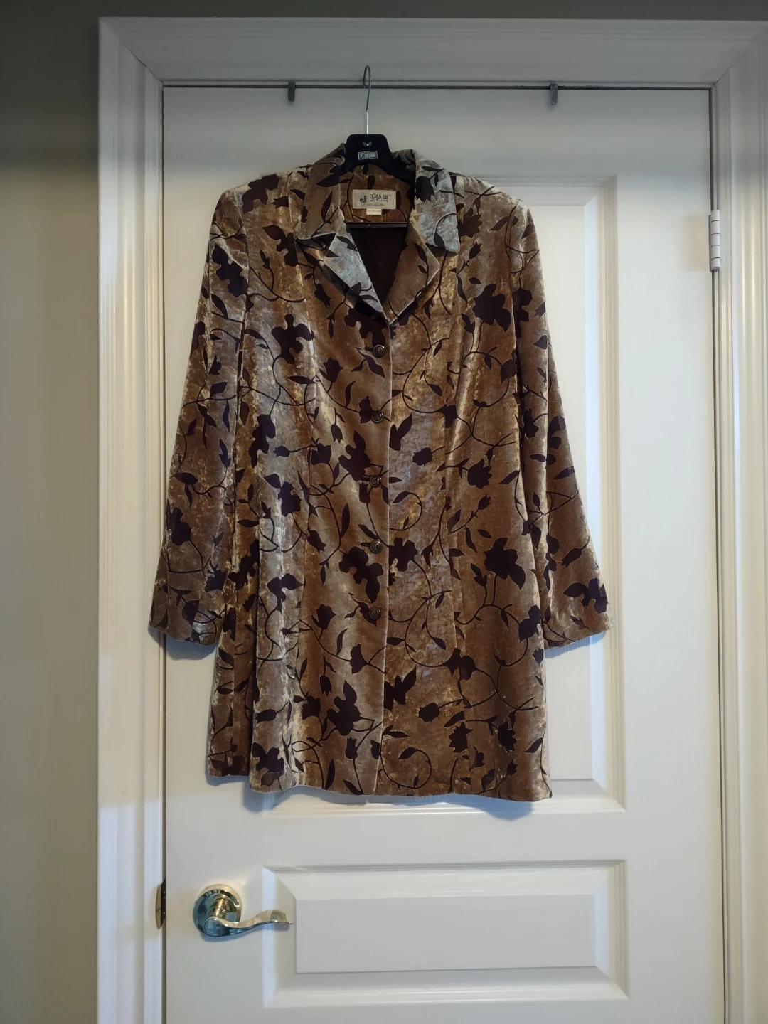 Women's Velour Floral Print Button-Up Jacket