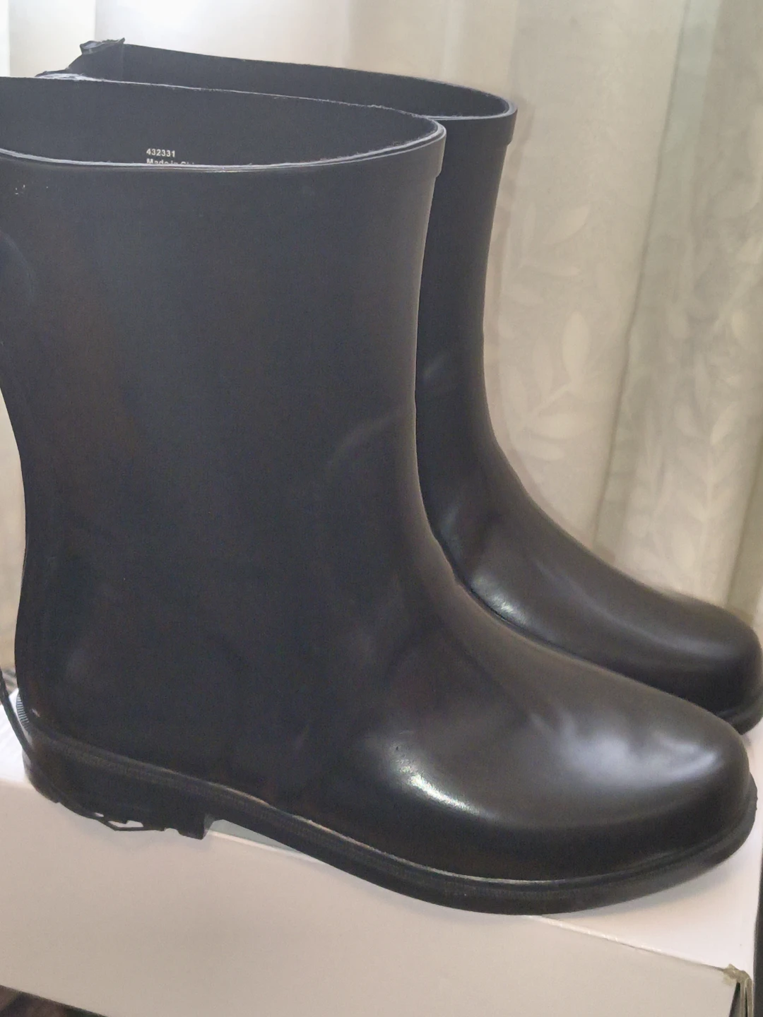 Black Rain Boots NEW Size 10/11 - photo 5