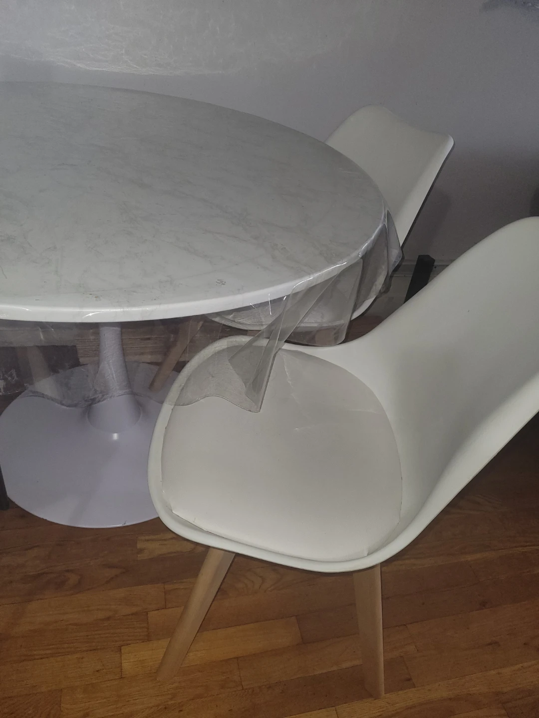 White Tulip Style Dining Table with Chairs - photo 3