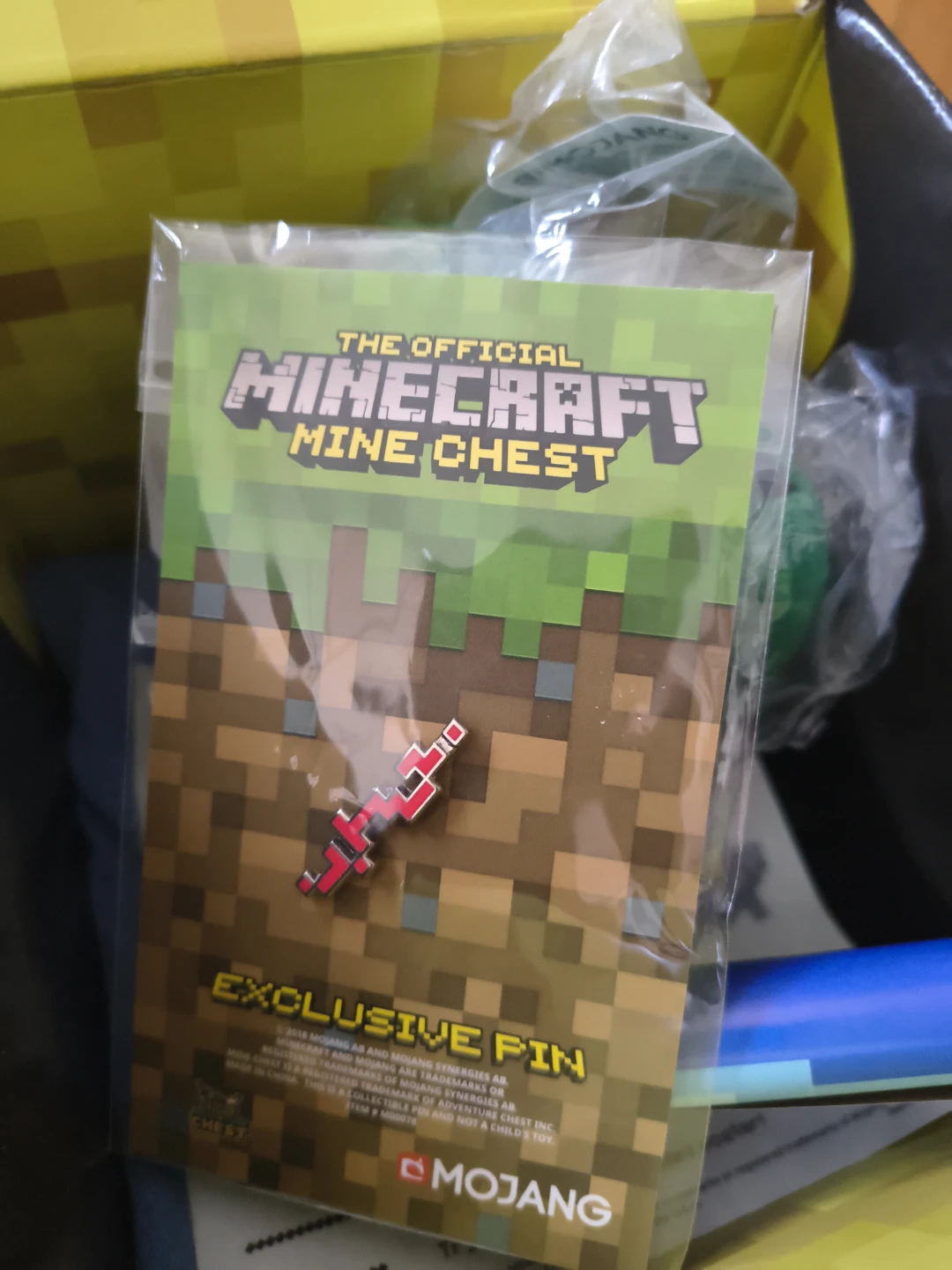 Official Minecraft Mine Chest T-Shirt and Exclusive Pin Set - photo 4