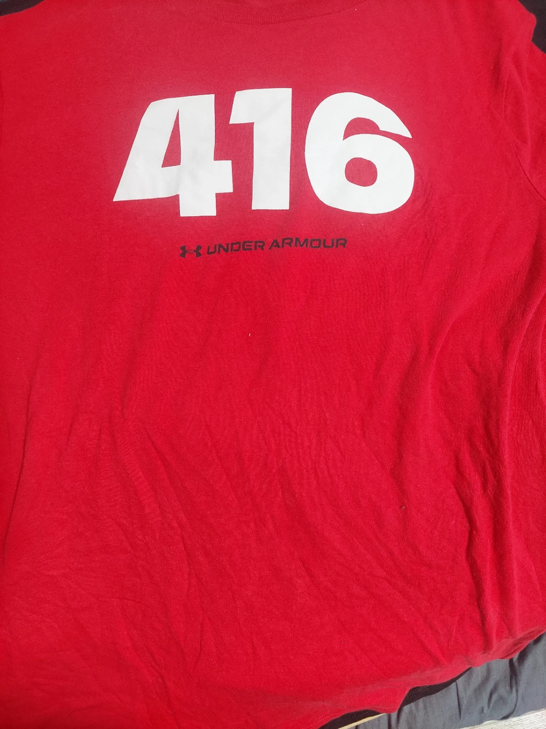 Under Armour Red T-Shirt Size M