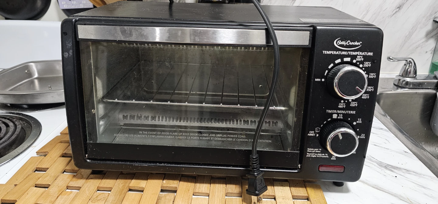 Betty Crocker Toaster Oven - photo 3