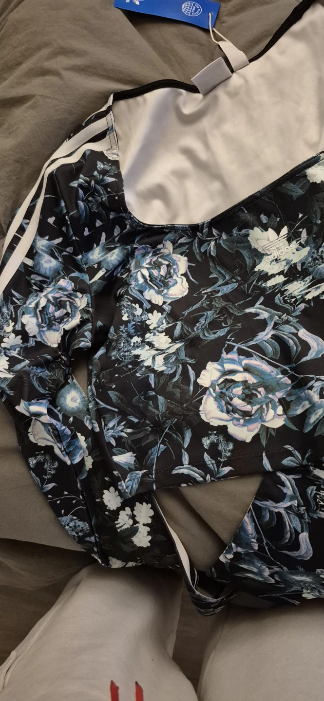 BNWT Adidas Originals Floral Long Sleeve Cropped Top - photo 5