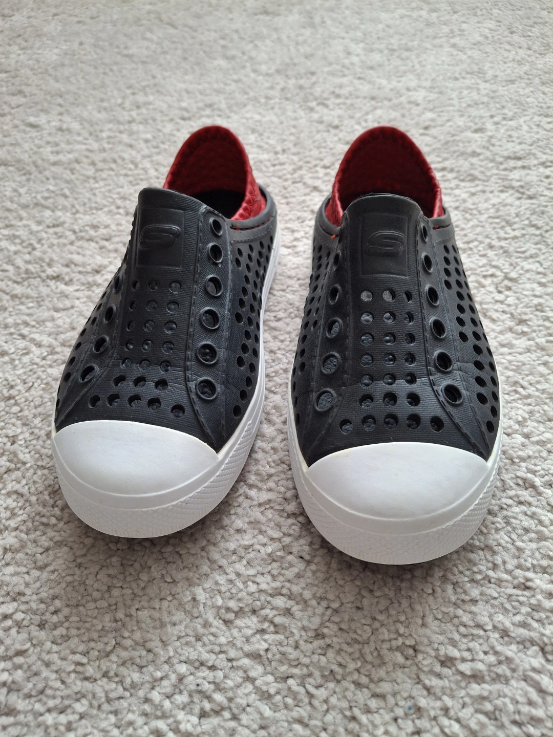 Skechers  crocs