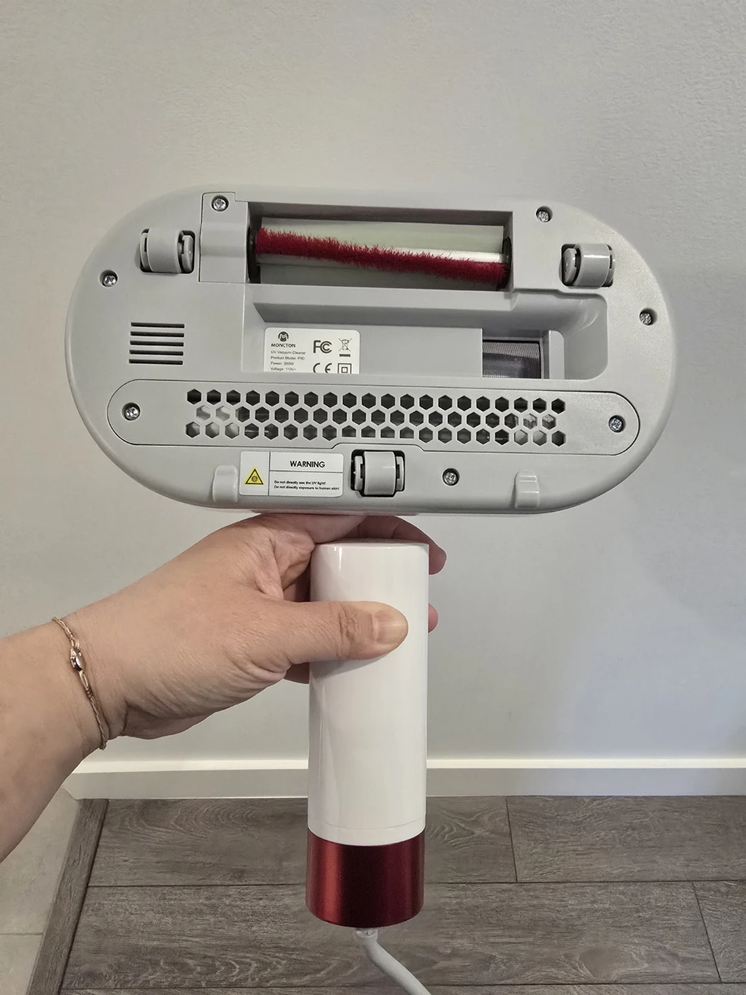 Like New - MONCTON P80 UV Mattress Vacuum (Anti-Dust Mite) - photo 2