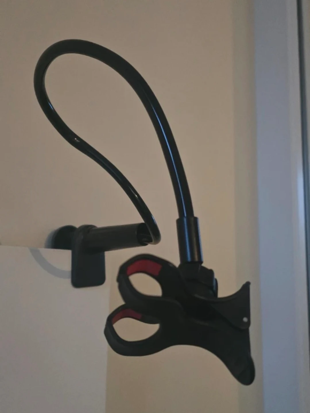 Adjustable Gooseneck Phone Holder Clip