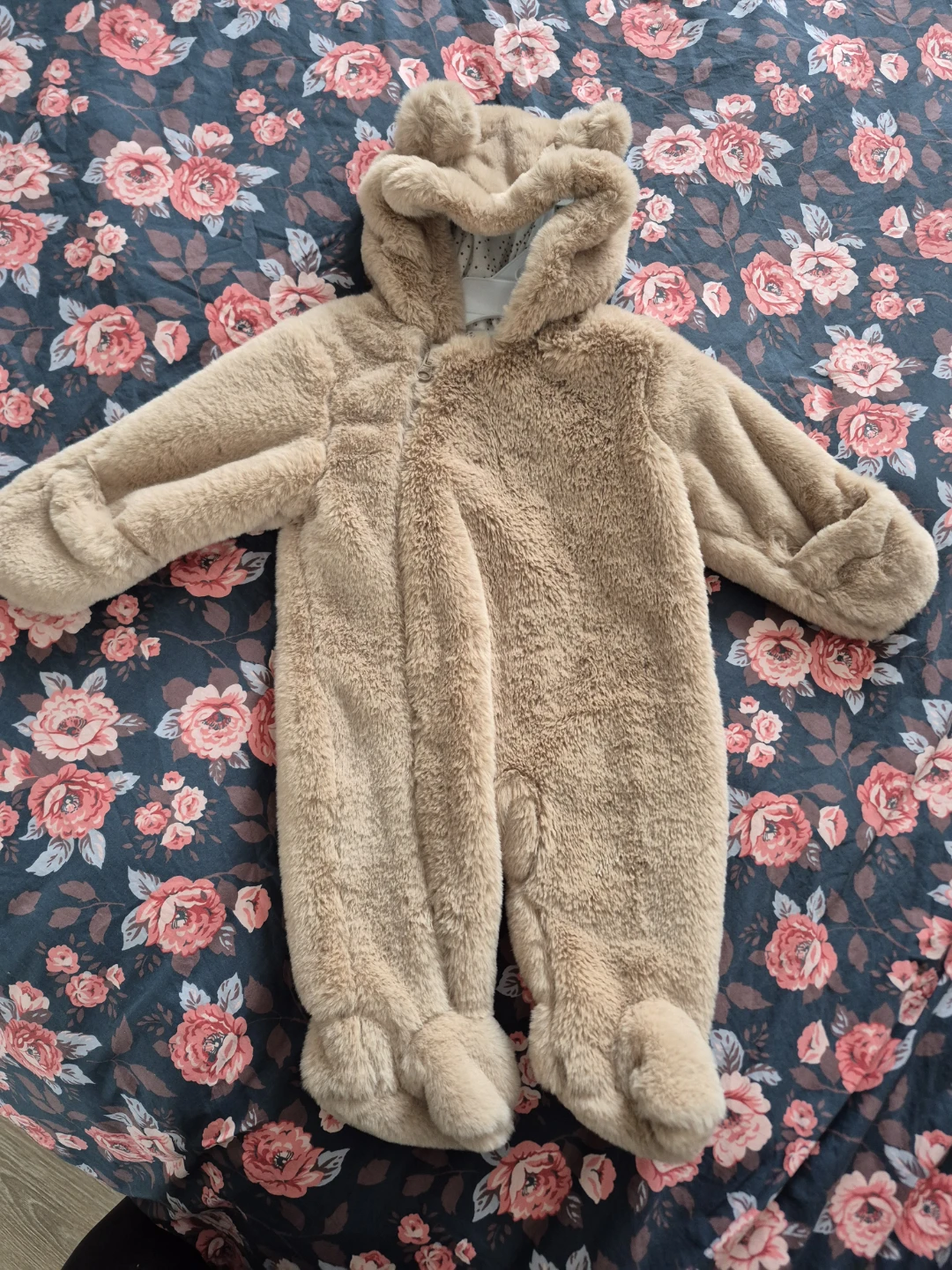 Kids Fuzzy Bear Hooded Snowsuit