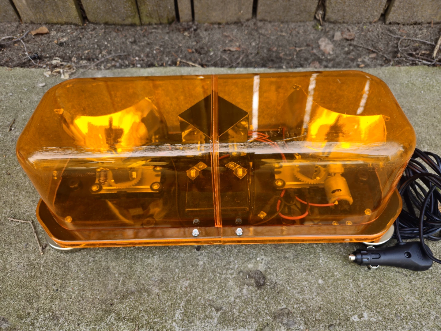 Amber Magnetic Rotating Beacon Light Bar for Vehicle - photo 4