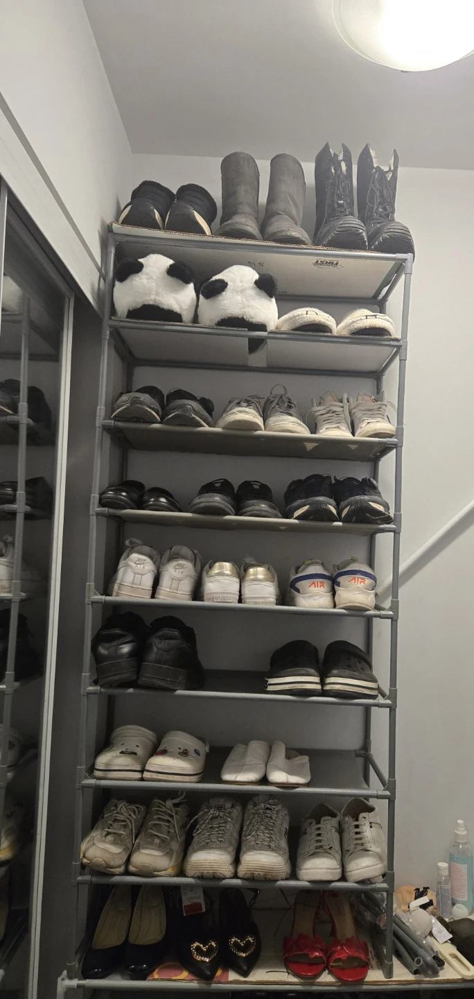 Multi-level shoe rack