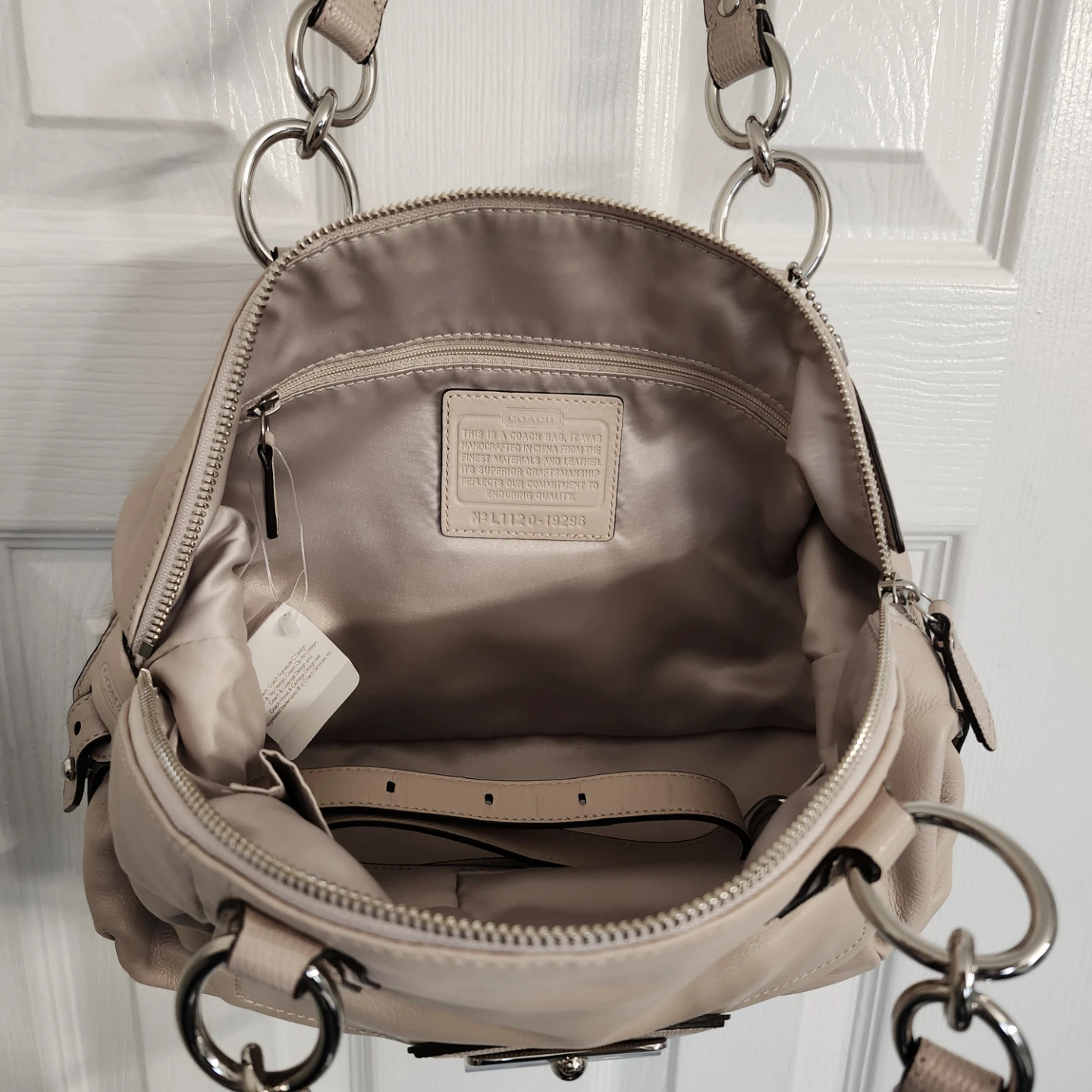 Coach Beige Leather Handbag - photo 4