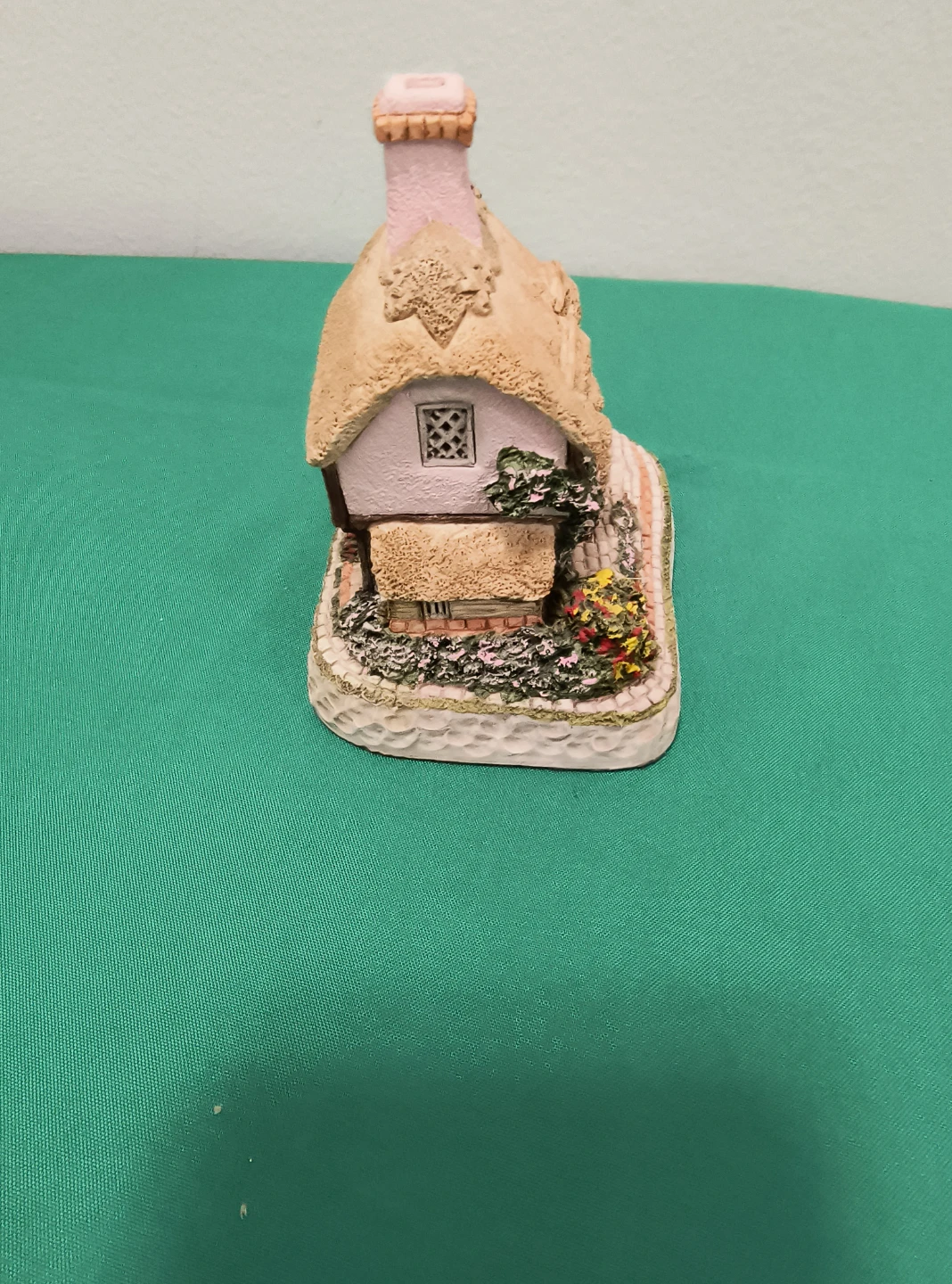 David Winter One Acre Cottage Collectible Figurine - photo 3