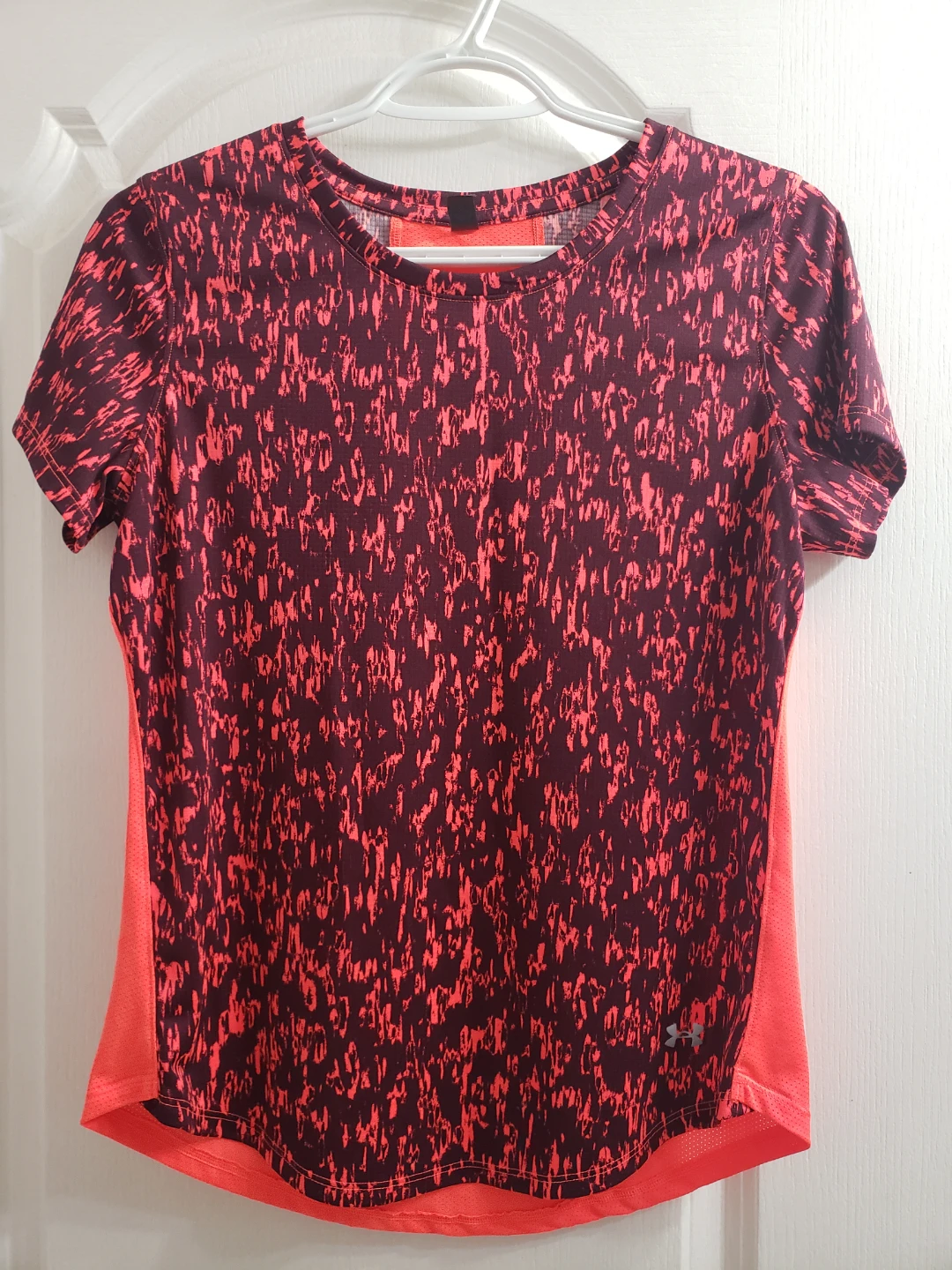 Under Armour Women's Athletic T-Shirt Size M