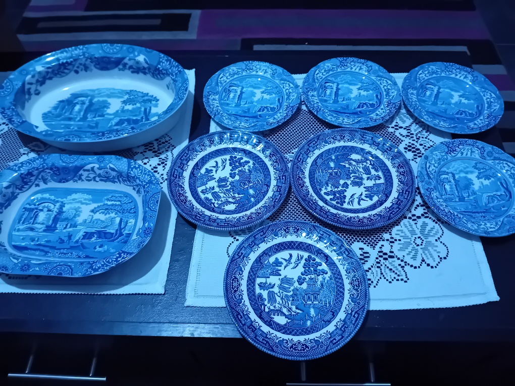 Spode Italian Blue and White Serving Dish and Plates - photo 2