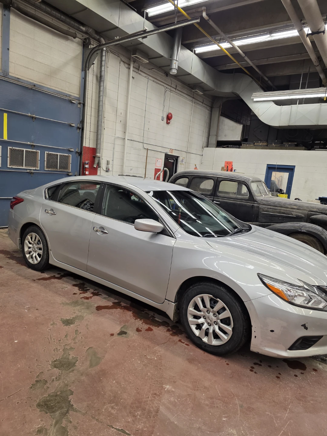 Silver Nissan Altima Sedan - photo 2