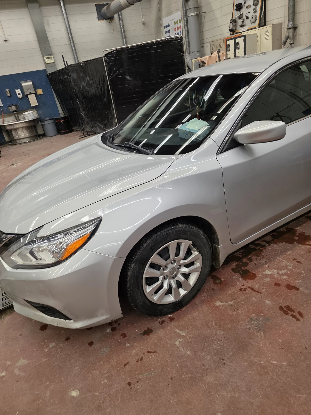 Silver Nissan Altima Sedan - photo 5