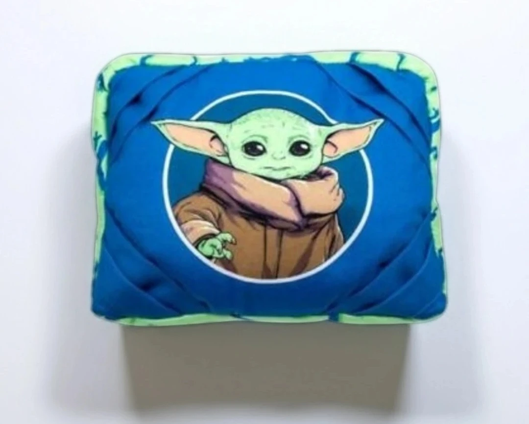 NWT Mandalorian Star Wars *Baby Yoda* Grogu Tablet Pillow NWT - photo 2